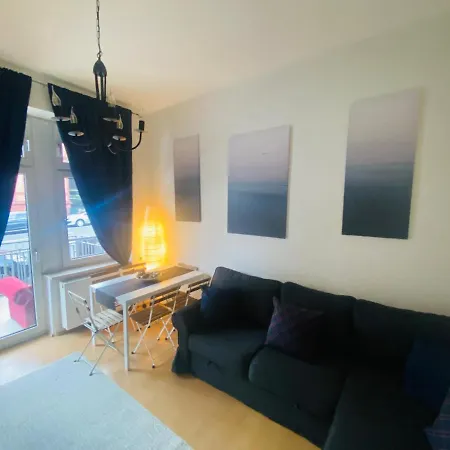 Ruhige Gemuetliche Altbau In Zentraler Lage Apartament