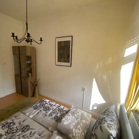 Ruhige Gemuetliche Altbau In Zentraler Lage * Wiesbaden