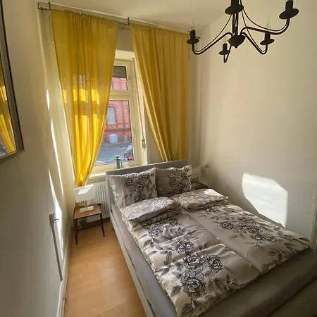 Apartment Ruhige Gemütliche Altbau In Zentraler Lage *