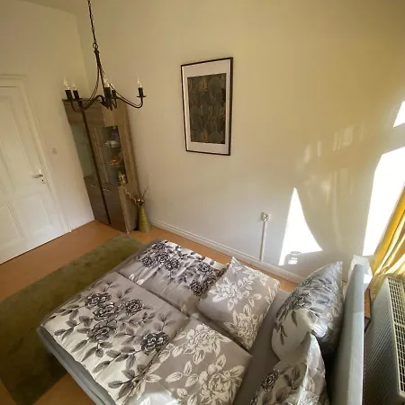 Apartment Ruhige Gemütliche Altbau In Zentraler Lage