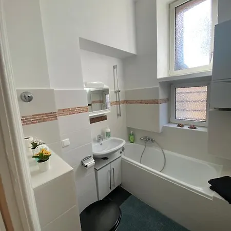 Ruhige Gemuetliche Altbau In Zentraler Lage Apartament *