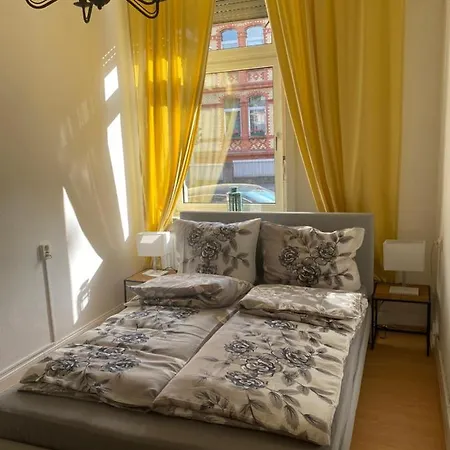 Ruhige Gemütliche Altbau In Zentraler Lage *