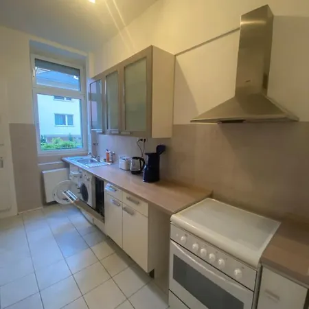 Ruhige Gemütliche Altbau In Zentraler Lage Apartment *