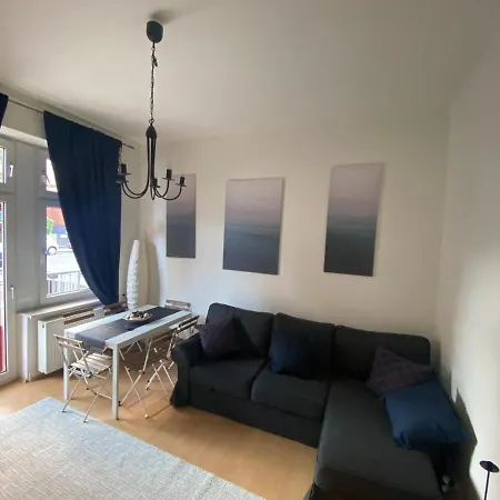 Ruhige Gemuetliche Altbau In Zentraler Lage *