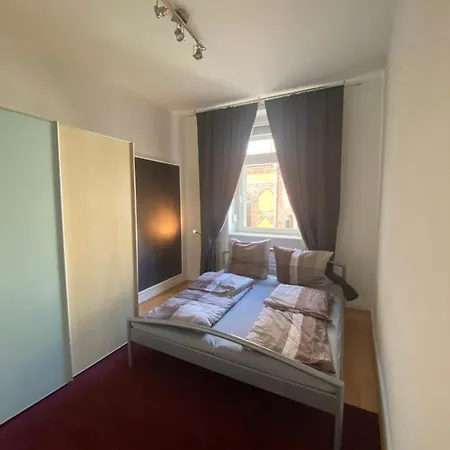 Ruhige Gemütliche Altbau In Zentraler Lage *