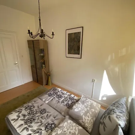 Ruhige Gemuetliche Altbau In Zentraler Lage Wiesbaden