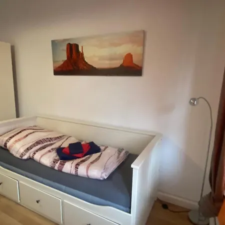 Ruhige Gemuetliche Altbau In Zentraler Lage *