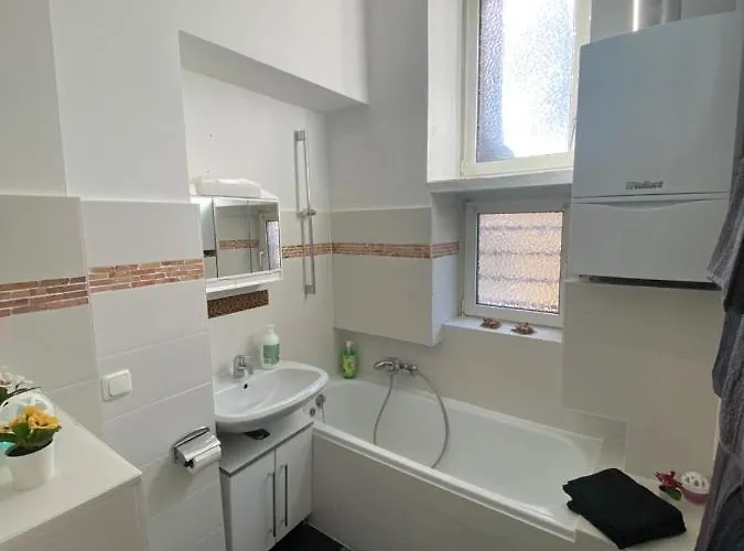 3 Ideal For 2 To 4 Guests With Parking *