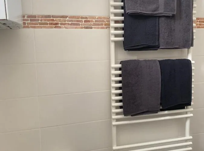 公寓 3 Ideal For 2 To 4 Guests With Parking *